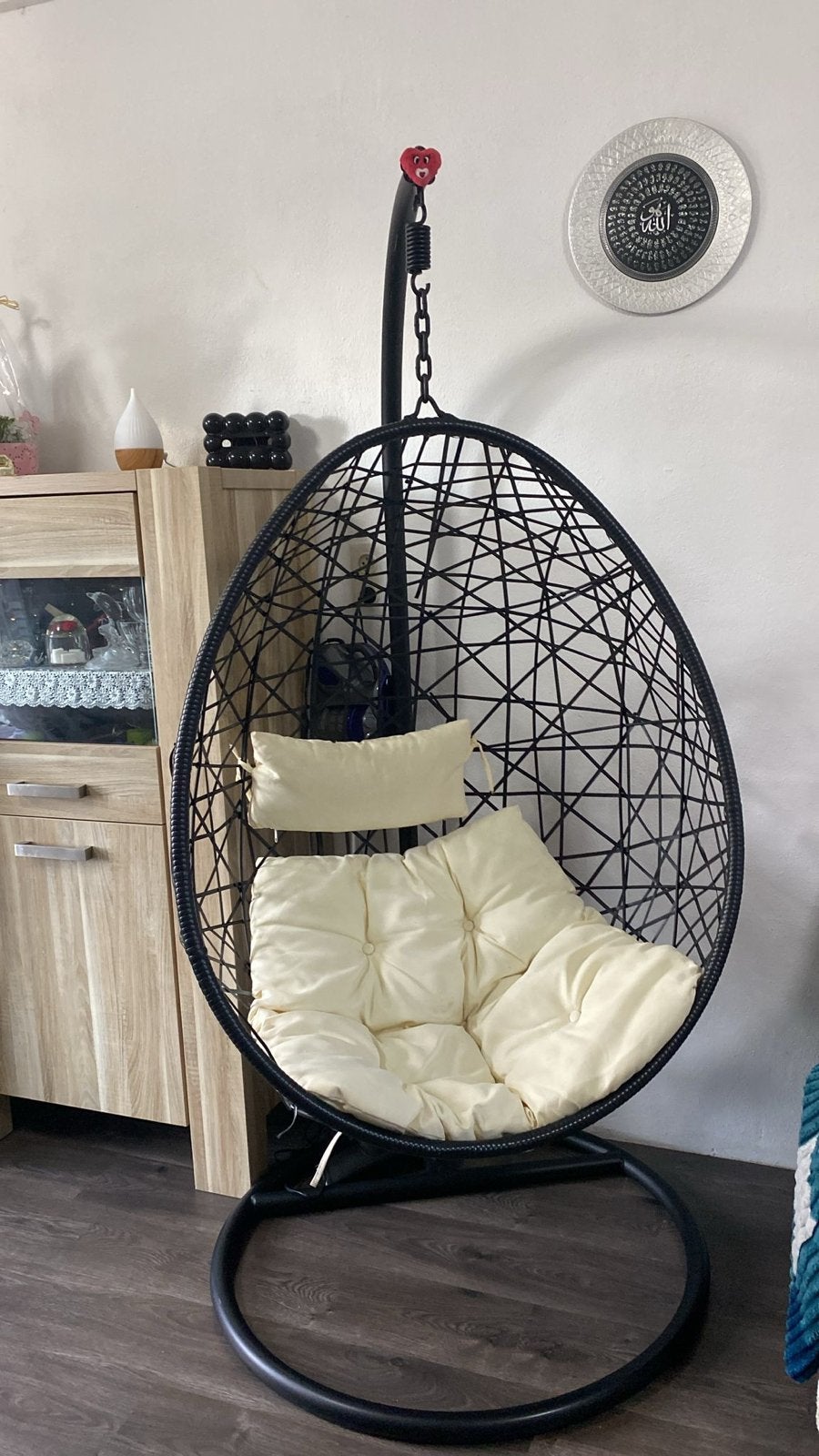 Comfortabele hangstoel met standaard en kussens, Ophalen, Gebruikt, Zwart, Metaal