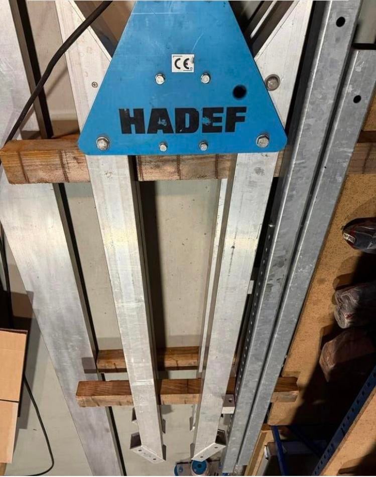 Hadef aluminium portaalkraan 1000 kg, Ophalen, Zo goed als nieuw, Handmatig