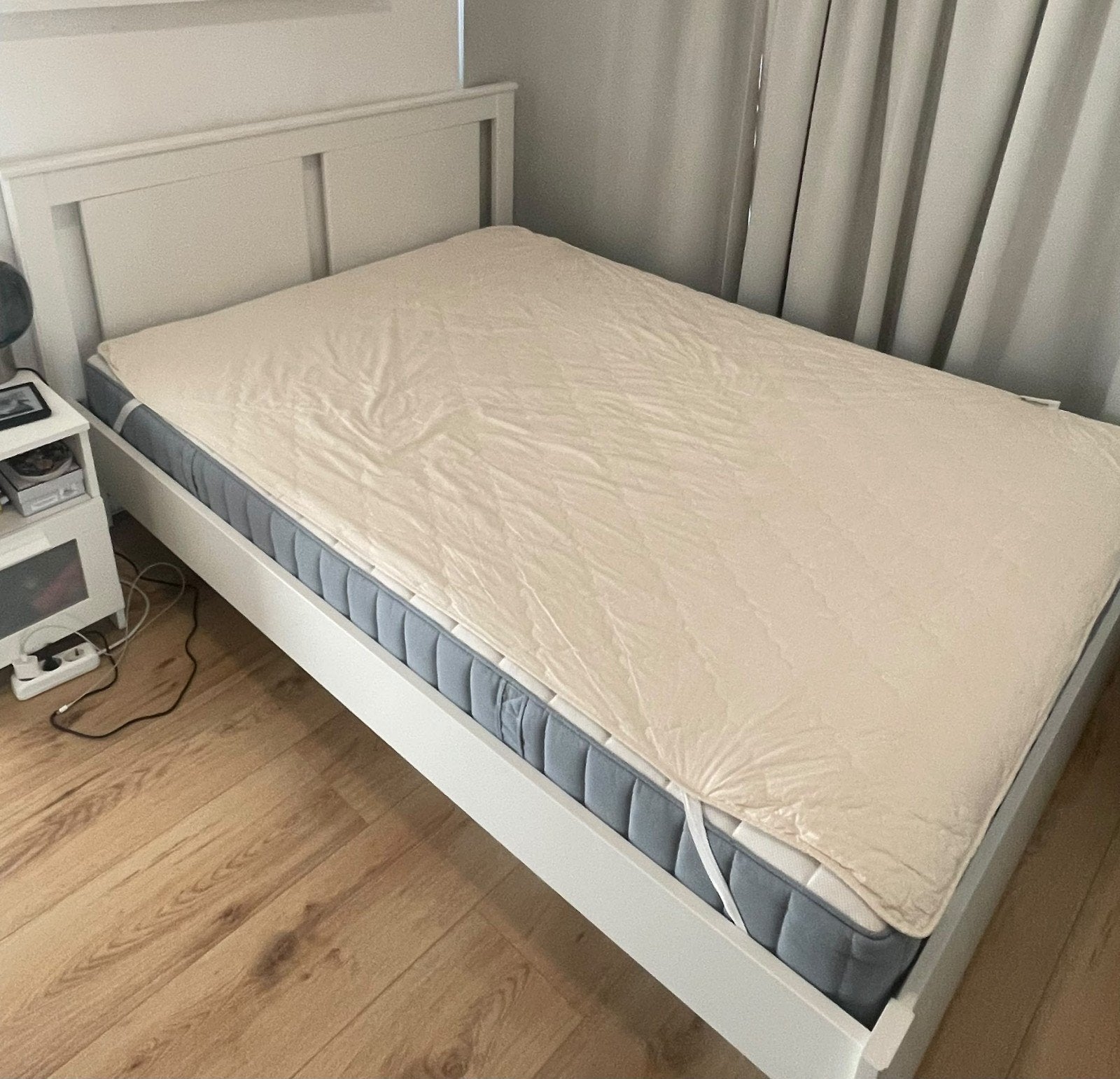 tweepersoonsbed en matras Songesand en Valevag, Ophalen, Tweepersoons, 140 cm, Zo goed als nieuw