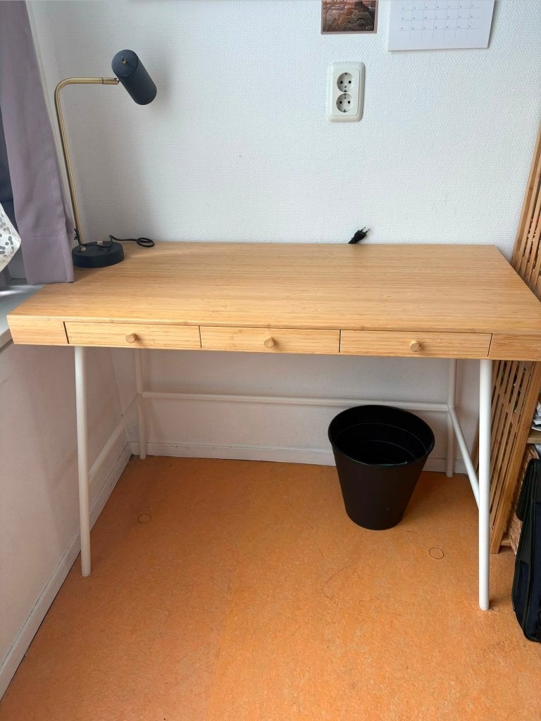 LILLASEN IKEA Bureau, Ophalen, Zo goed als nieuw, IKEA