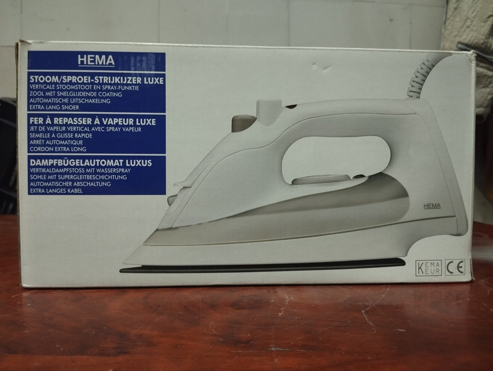 Hema Stoom Sproei Strijkijzer Luxe - ZGAN met doos, Ophalen of Verzenden, Zo goed als nieuw, Strijkijzer met snoer