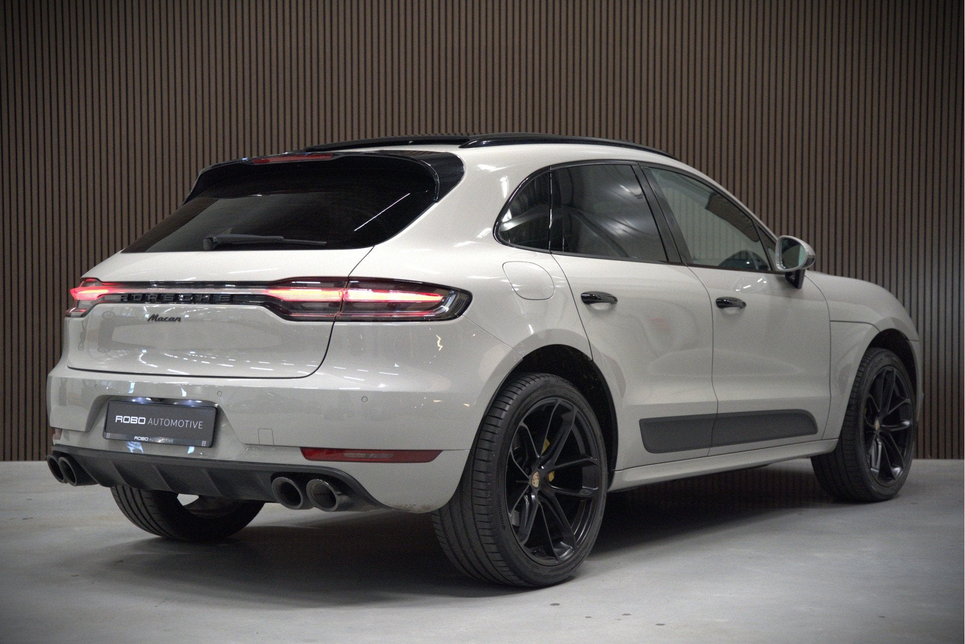 Porsche Macan 2.0 | Krijt Grijs | Panoramadak | Sportchrono, Auto's, Automaat, Dealer onderhouden, Gebruikt, Bedrijf