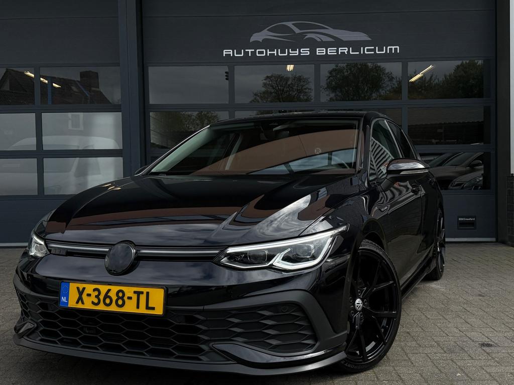 Volkswagen Golf 1.5 eTSI Style R Line Sfeer Clima Maxton Sto, 4 cilinders, 150 pk, Alcantara, Zwart