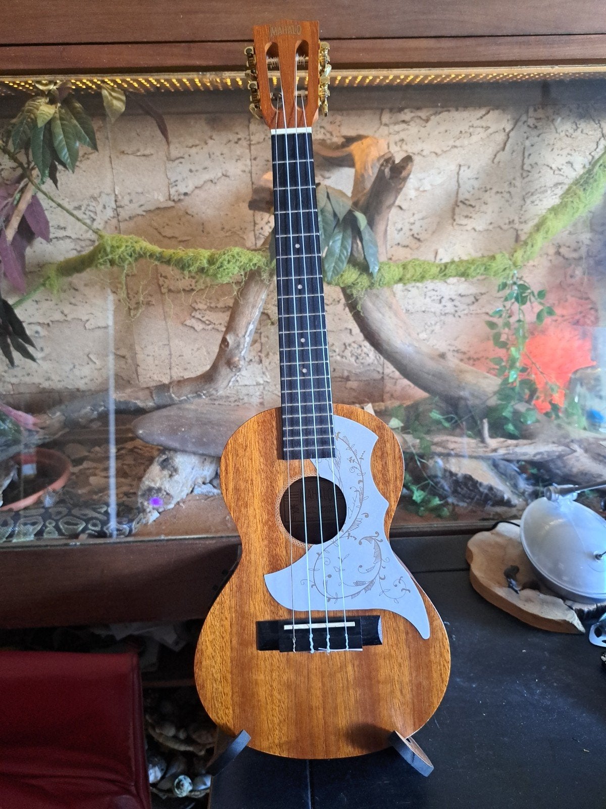 Mahalo tenor ukelele MJ3V Ttbr,draagtas,standaard en capo, Verzenden, Overige typen