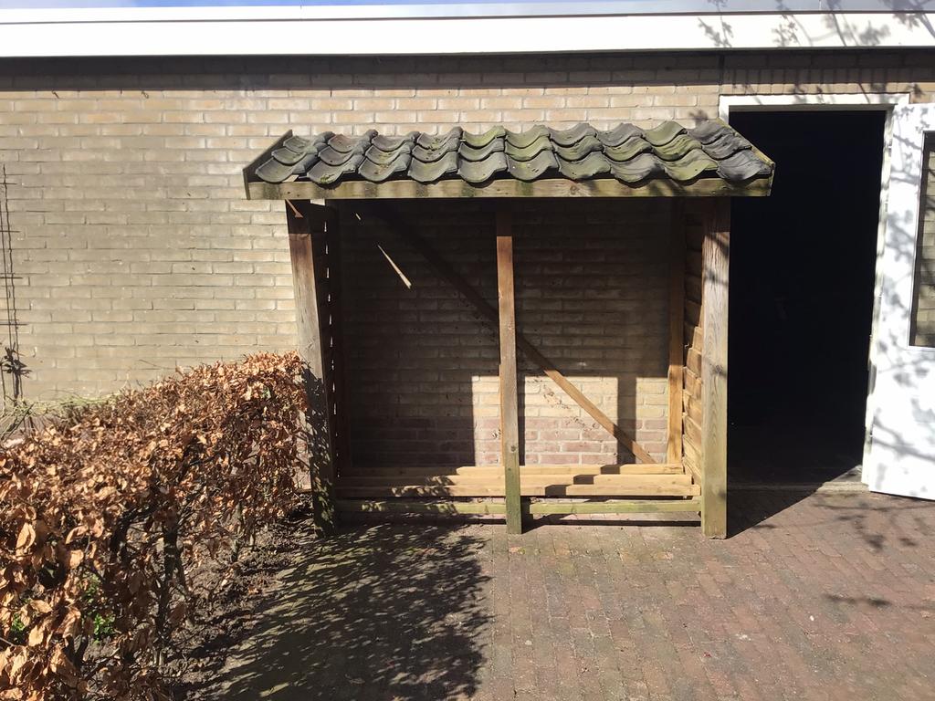 Robuust houthok met pannendak 1,7 m3. 217x195x90, Tuin en Terras, Overkappingen, Ophalen, Gebruikt, Overige typen