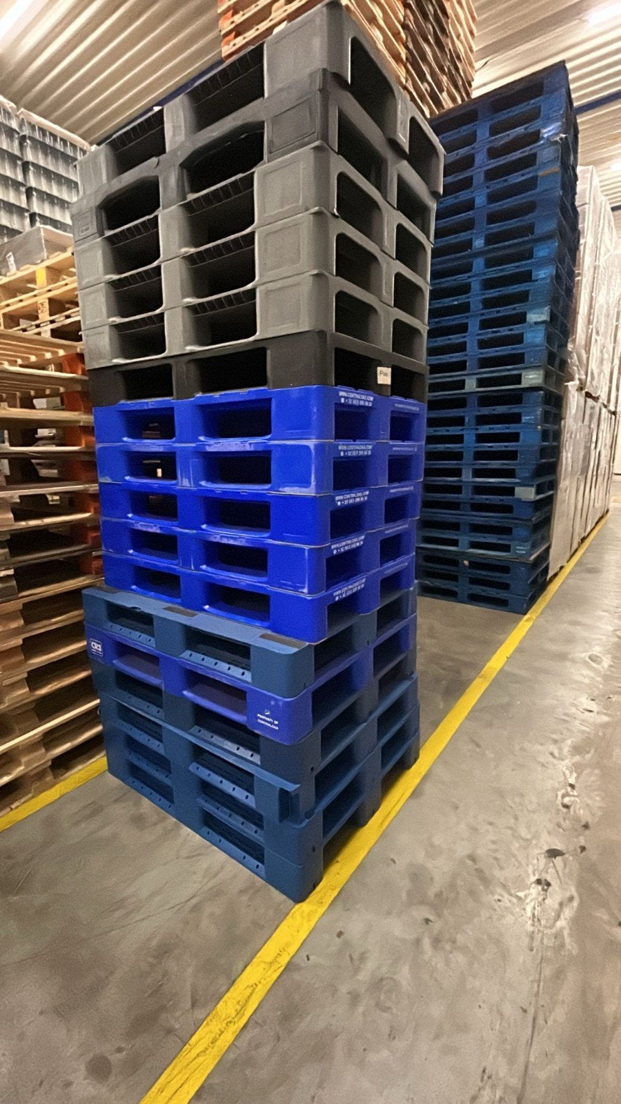 Diverse kunststof pallets - Blauw en Grijs, Ophalen