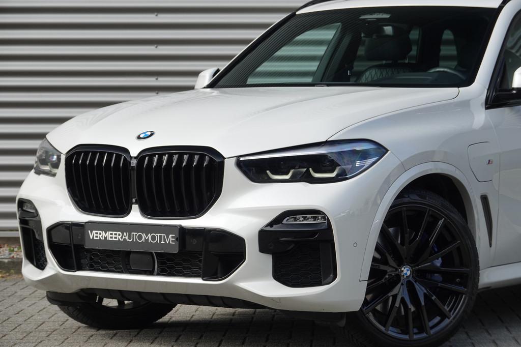 BMW X5 xDrive45e High Executive M Sport | Pano | Luchtvering, Auto's, BMW, Gebruikt, 398 pk, Wit, Vierwielaandrijving