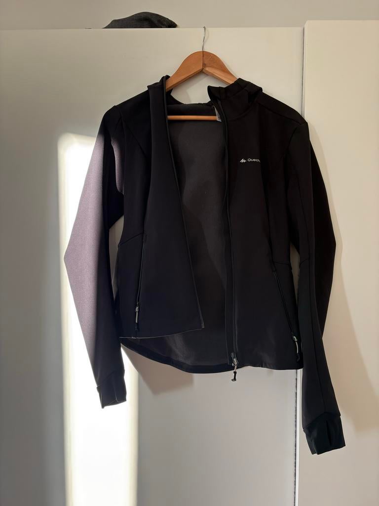 Quechua Regenjas XS - Ideaal voor wandelen en outdoor, Ophalen of Verzenden, Zo goed als nieuw, Maat 34 (XS) of kleiner, Zwart