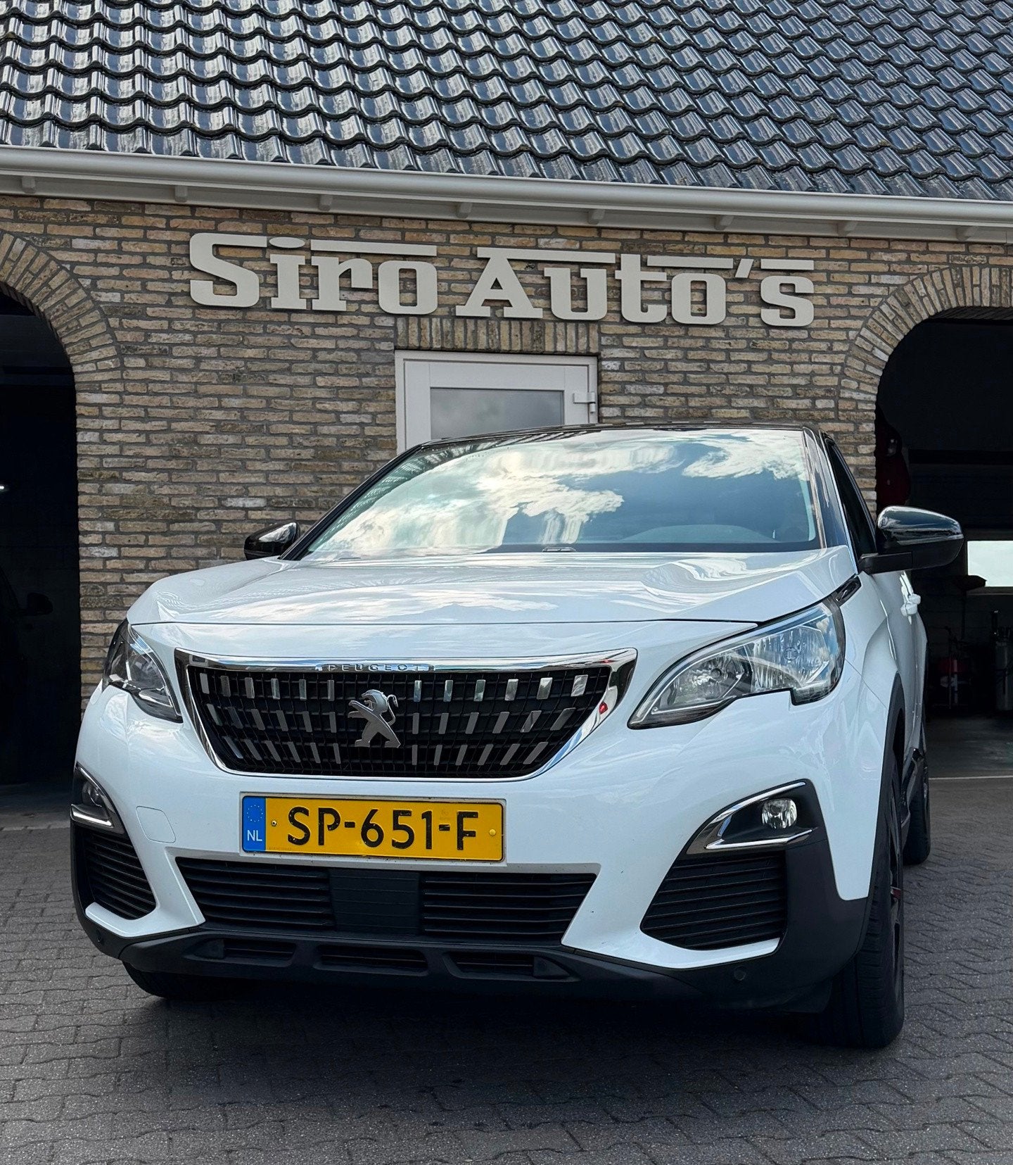 Peugeot 3008 1.2 PureTech Blue Lease Executive, Gebruikt, Euro 6, 1199 cc, Wit
