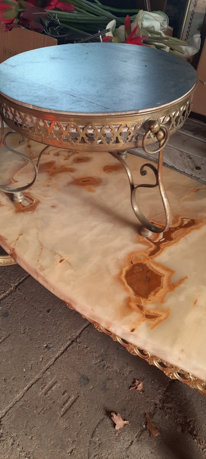 Antieke salontafel met onyx blad en gouden onderstel, Antiek en Kunst, Ophalen