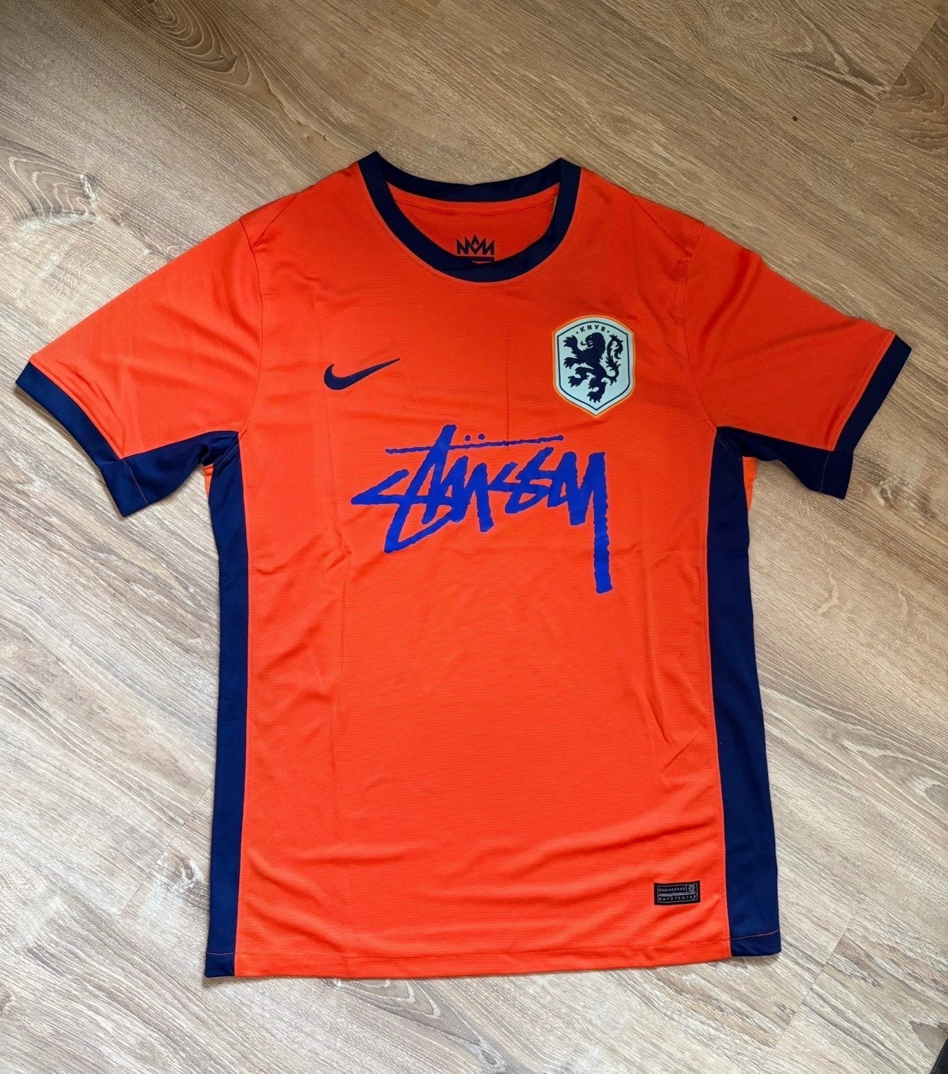 Oranje Stüssy shirt in alle maten, Maat M, Ophalen of Verzenden, Zo goed als nieuw, Shirt