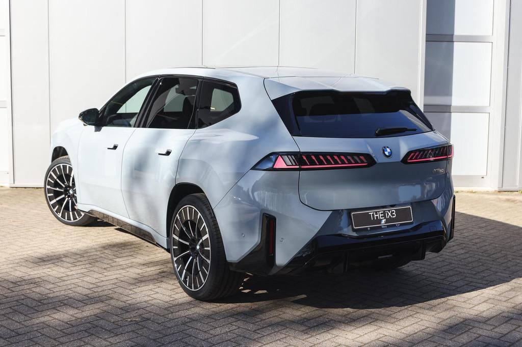 BMW iX3 50 xDrive M Sport / Trekhaak / Panoramadak / Sportst, Automaat, Zwart, 2260 kg, Leder