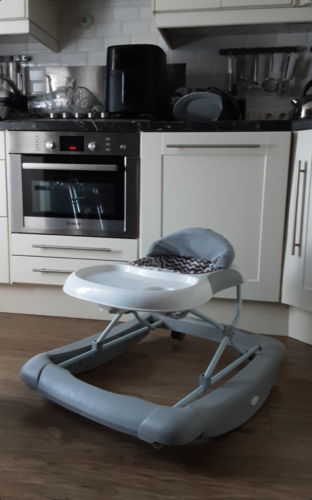 Babywalker loopvoertuig rolstoeltje loopstoeltje wipstoel, Ophalen of Verzenden, Zo goed als nieuw