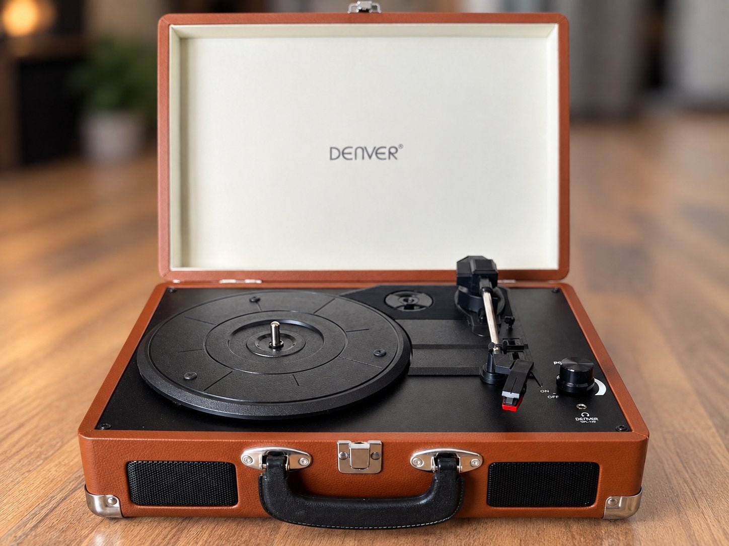 Denver VPL-120 Platenspeler - Bruin Kofferdesign, Zo goed als nieuw, USB-aansluiting, Platenspeler, Ophalen