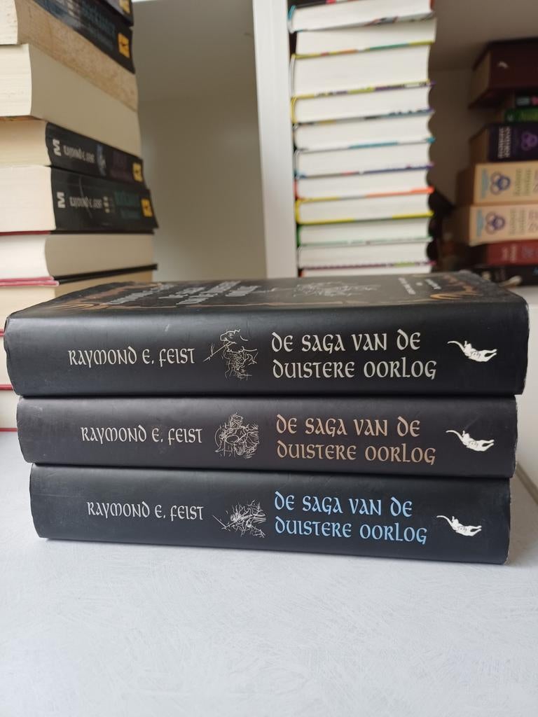 De saga van de duistere oorlog, Boeken, Fantasy, Ophalen of Verzenden, Gelezen, Raymond E. Feist