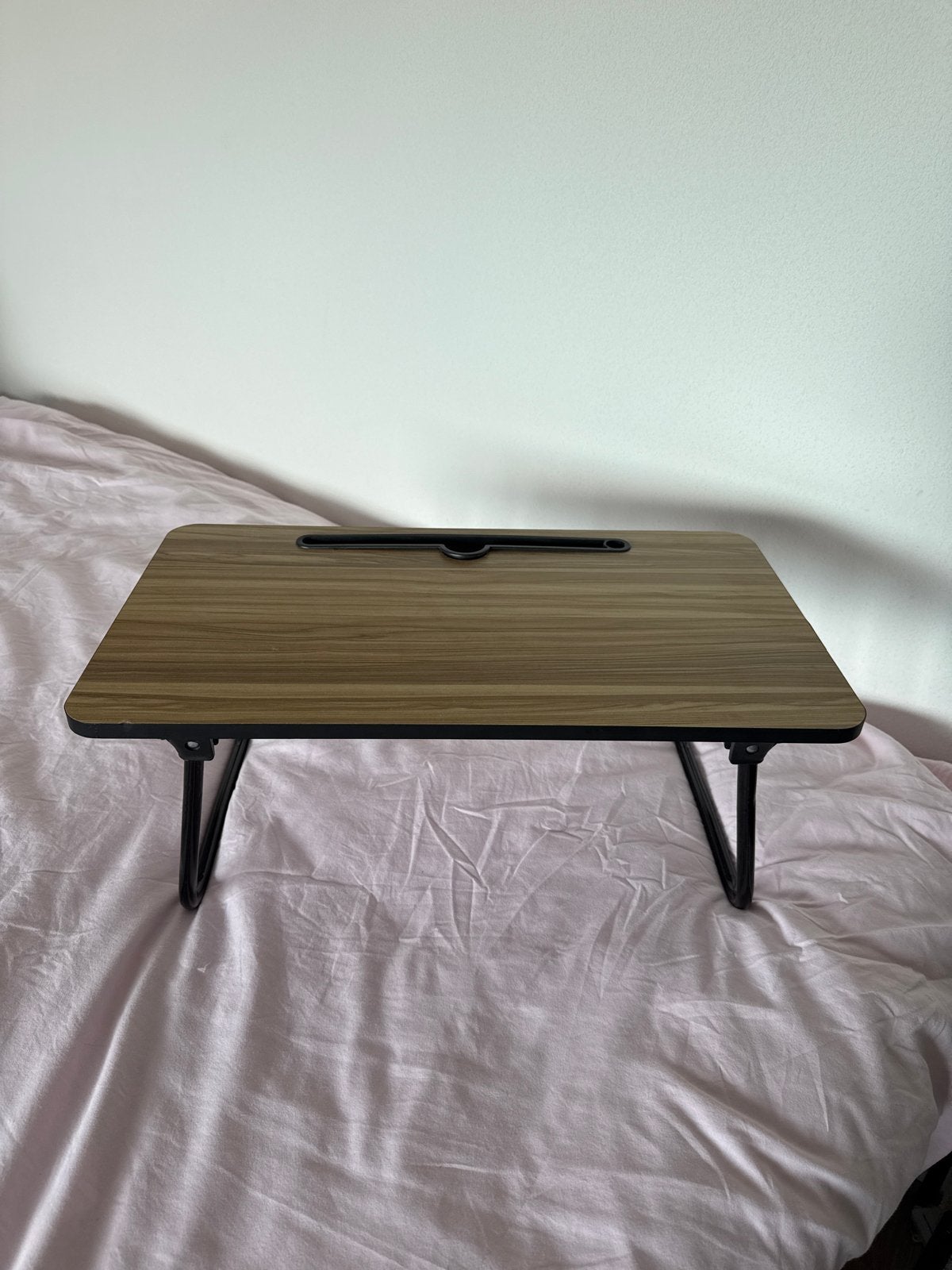 Inklapbaar bedtafeltje / laptoptafel - houtlook, Ophalen, Minder dan 45 cm, Minder dan 55 cm, Zo goed als nieuw