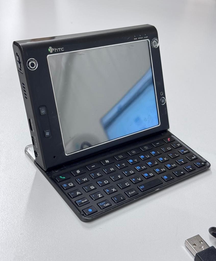 ZELDZAAM - HTC Advantage X7500 - Windows telefoon vintage, HTC, Zwart, Fysiek toetsenbord, Zo goed als nieuw