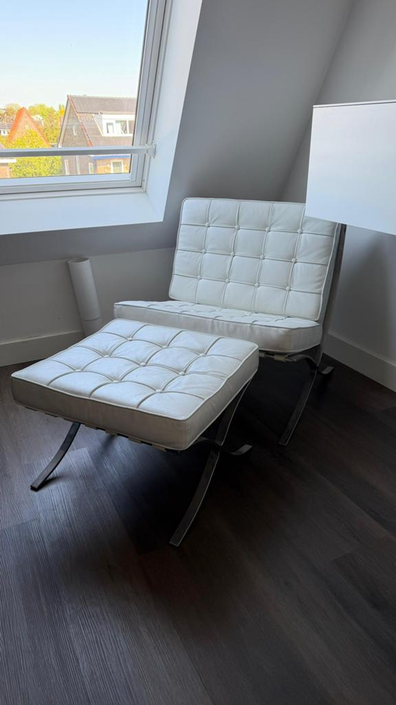 Barcelona Stoel en Ottoman - Wit (Dupe)., Huis en Inrichting, Fauteuils, Ophalen of Verzenden, Zo goed als nieuw, Leer, 75 tot 100 cm