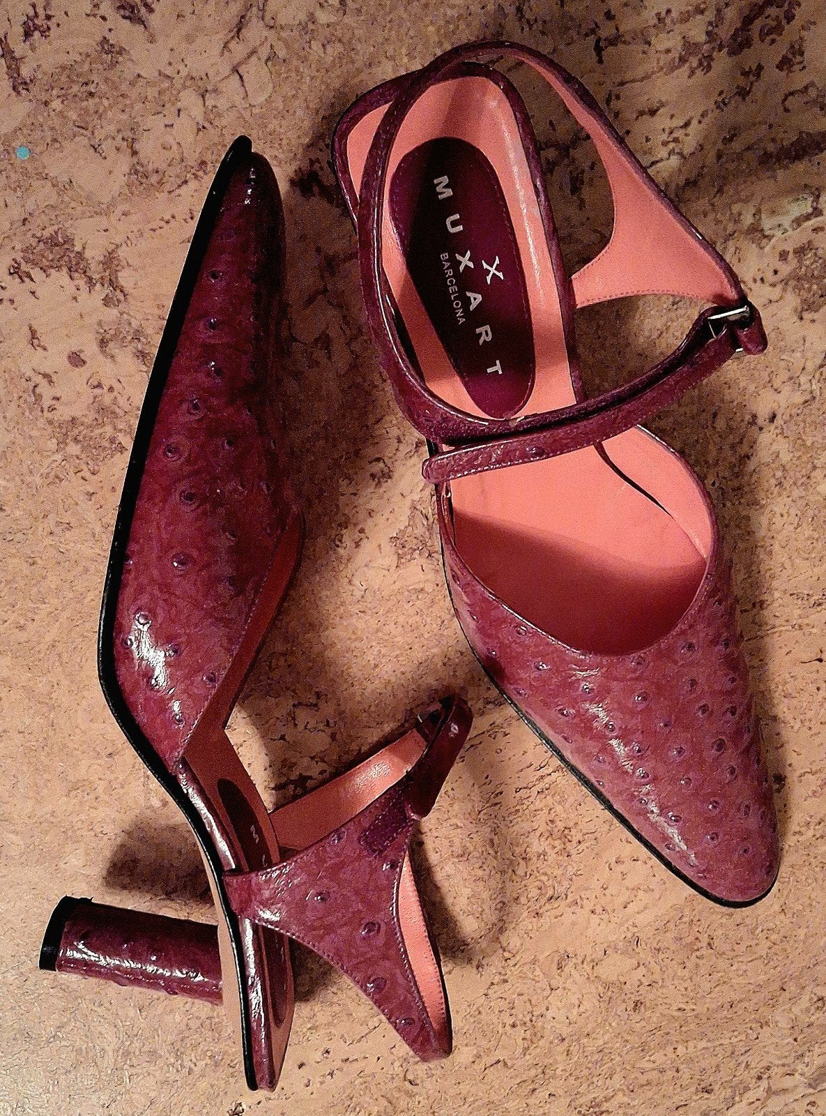 Bloedkoraalrode damesschoenen 41, Kleding | Dames, Schoenen, Pumps, Ophalen of Verzenden, Zo goed als nieuw, Muxart