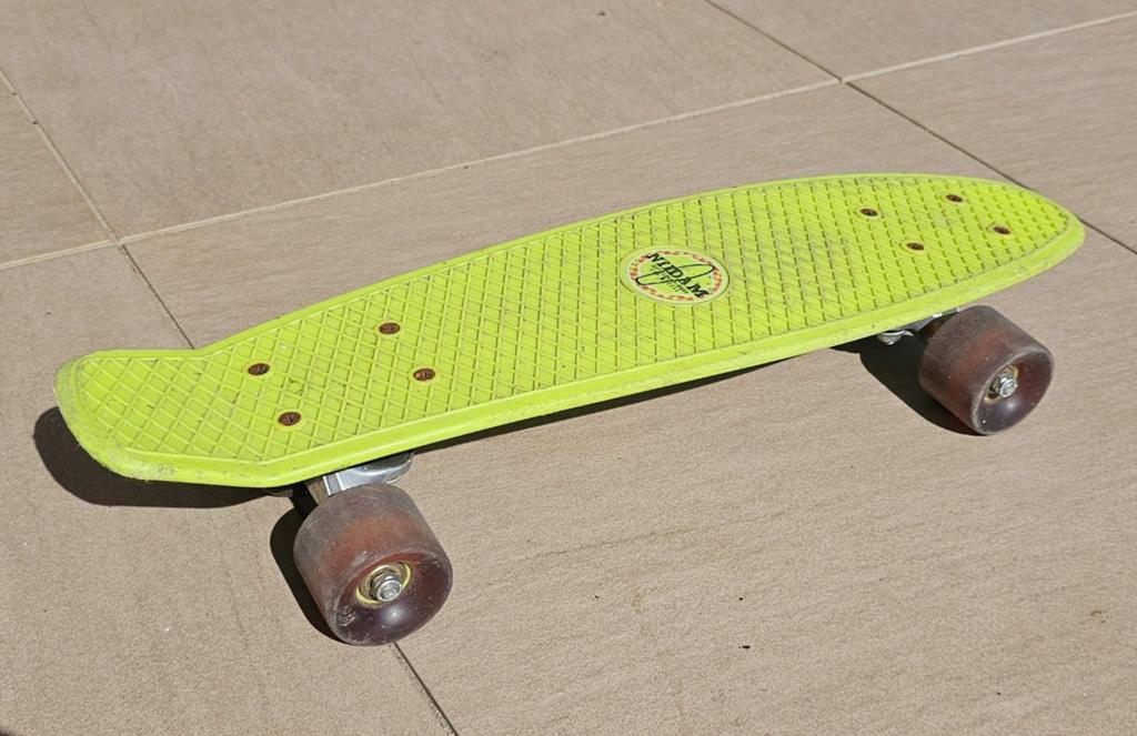Nijdam 22'' Flipgrip Retro Skateboard LED Groen/Oranje, Ophalen, Gebruikt, Skateboard