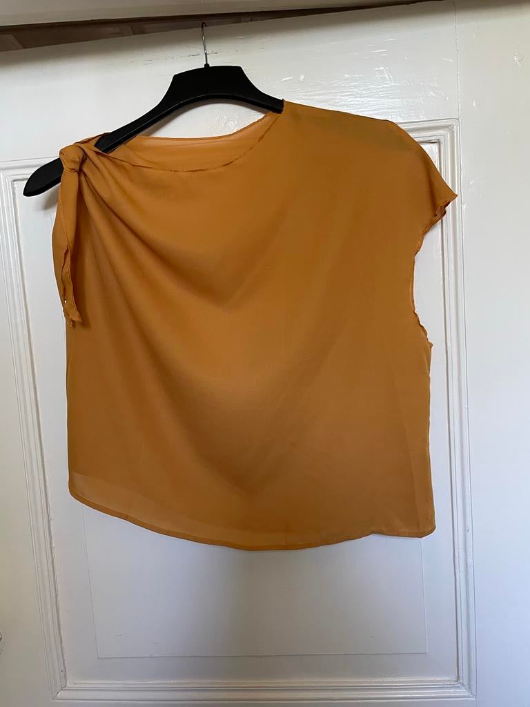 Mouwloze top met knoopdetail - Okergeel, Maat 38/40 (M), Geel, Ophalen of Verzenden, Zo goed als nieuw
