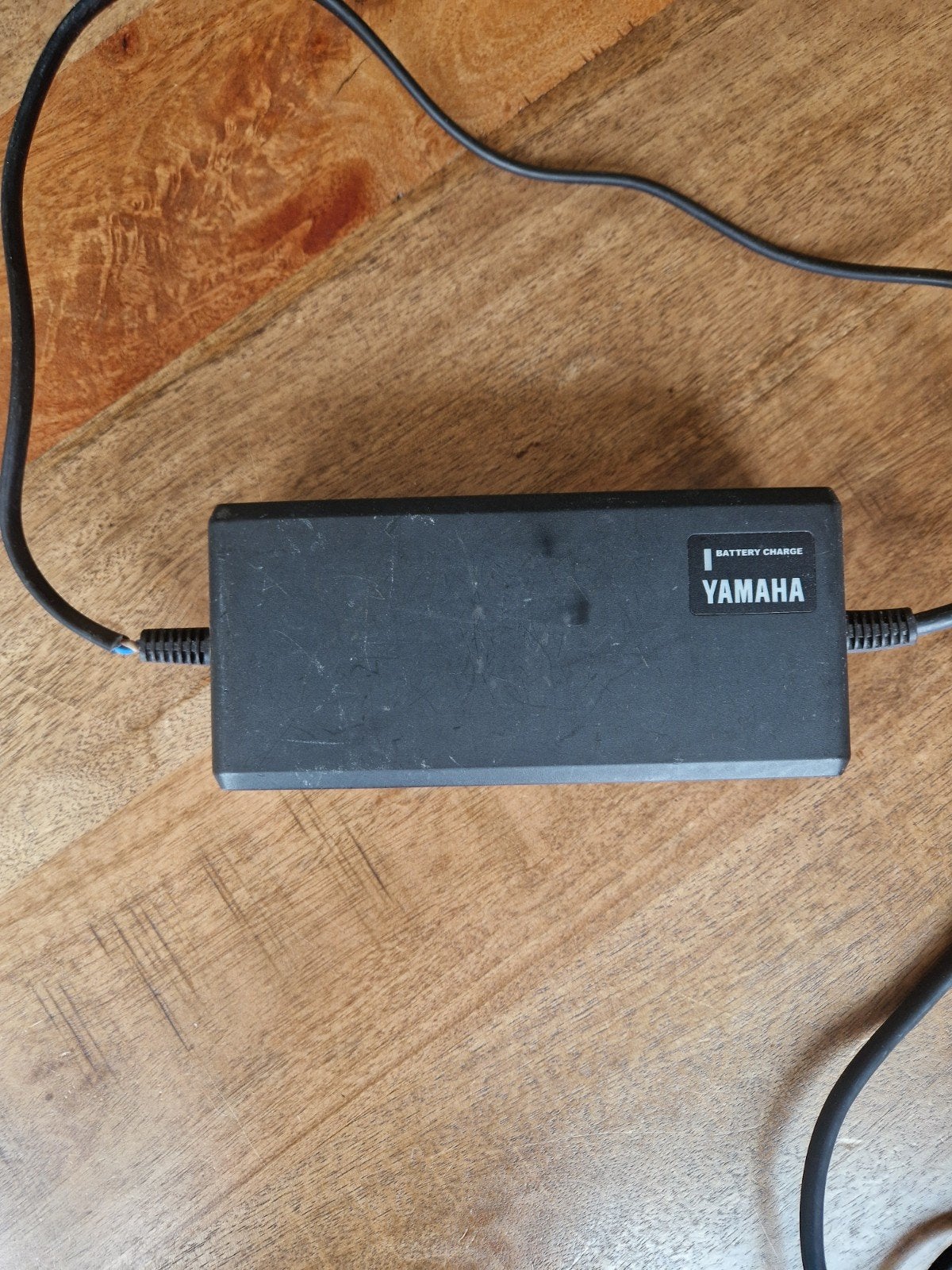 Yamaha Acculader Type PASC5 Model X0S-00, Gebruikt