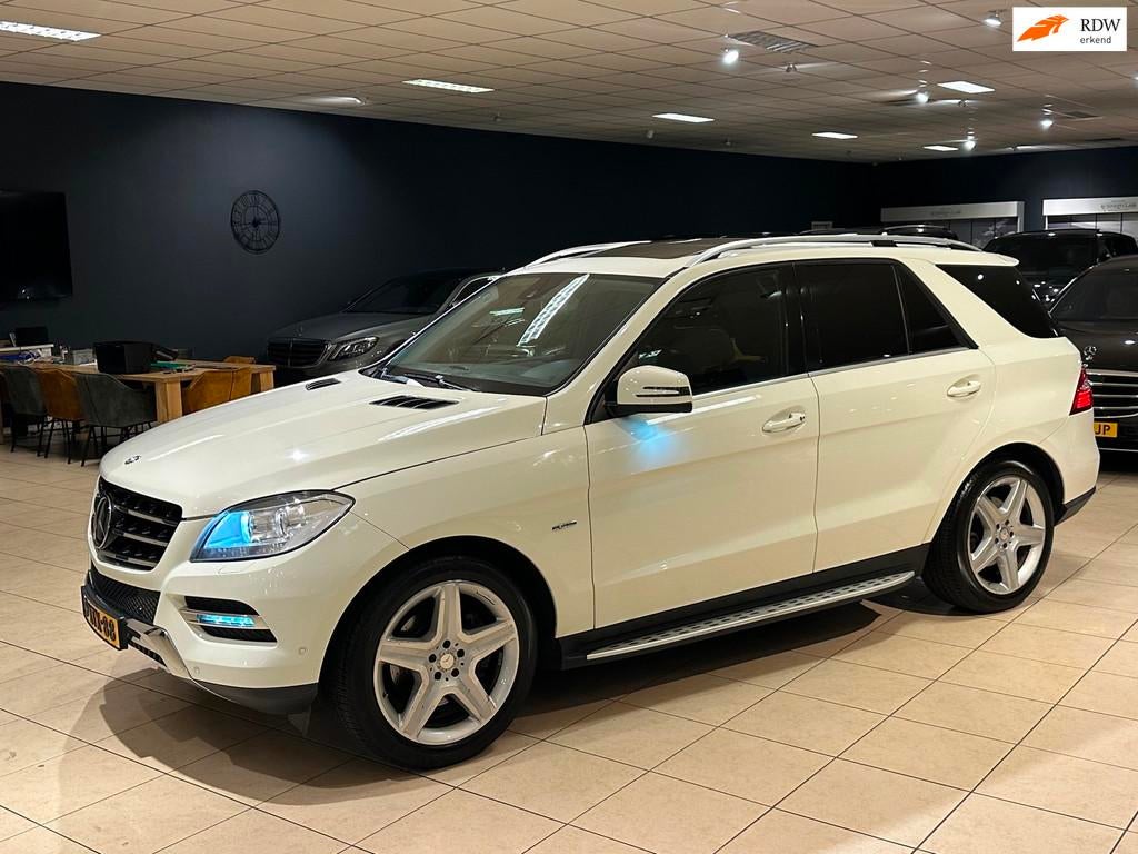 Mercedes-Benz M-klasse ML350 4MATIC|TREKHAAK|OPENDAK|AIRMATI, Automaat, Euro 5, Gebruikt, Zwart