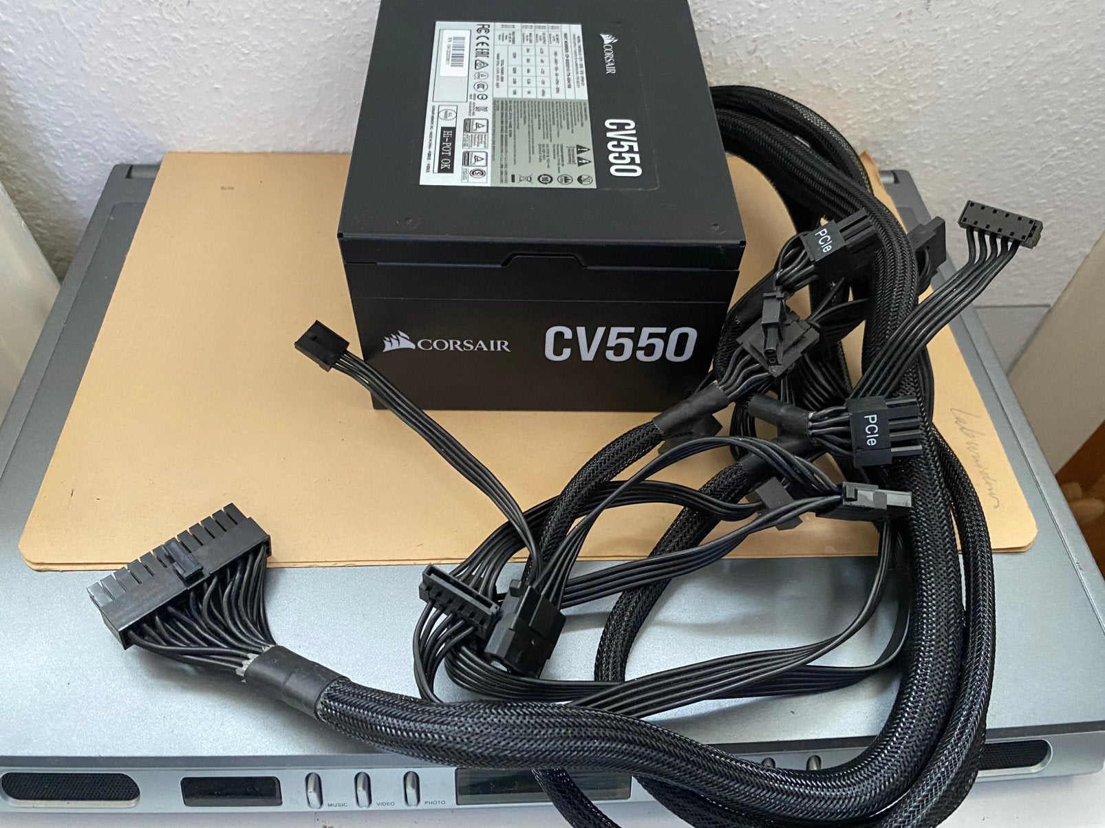 Corsair CV550 ATX pc voeding, Ophalen of Verzenden, Zo goed als nieuw
