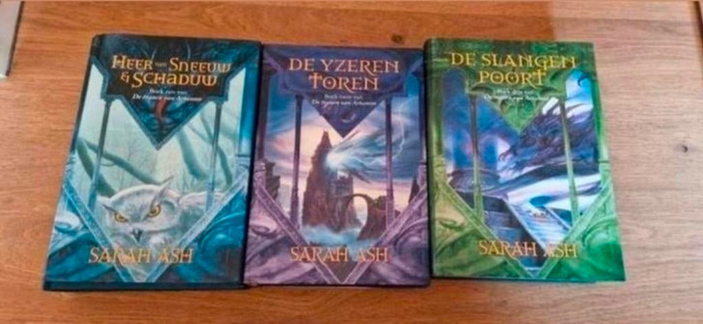 De tranen van artamon hardcover Sarah Ash, Boeken, Ophalen of Verzenden, Gelezen
