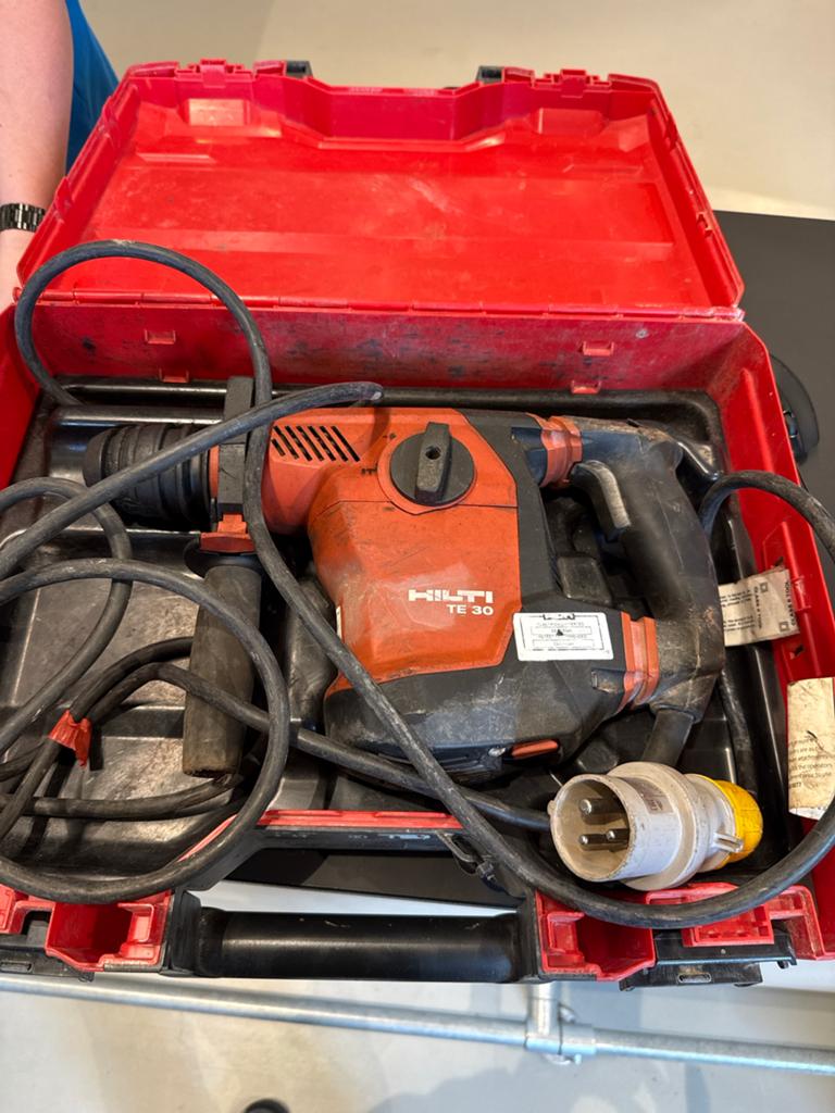 Hilti TE30 Boorhamer, Ophalen of Verzenden, Boor- en/of Breekhamer