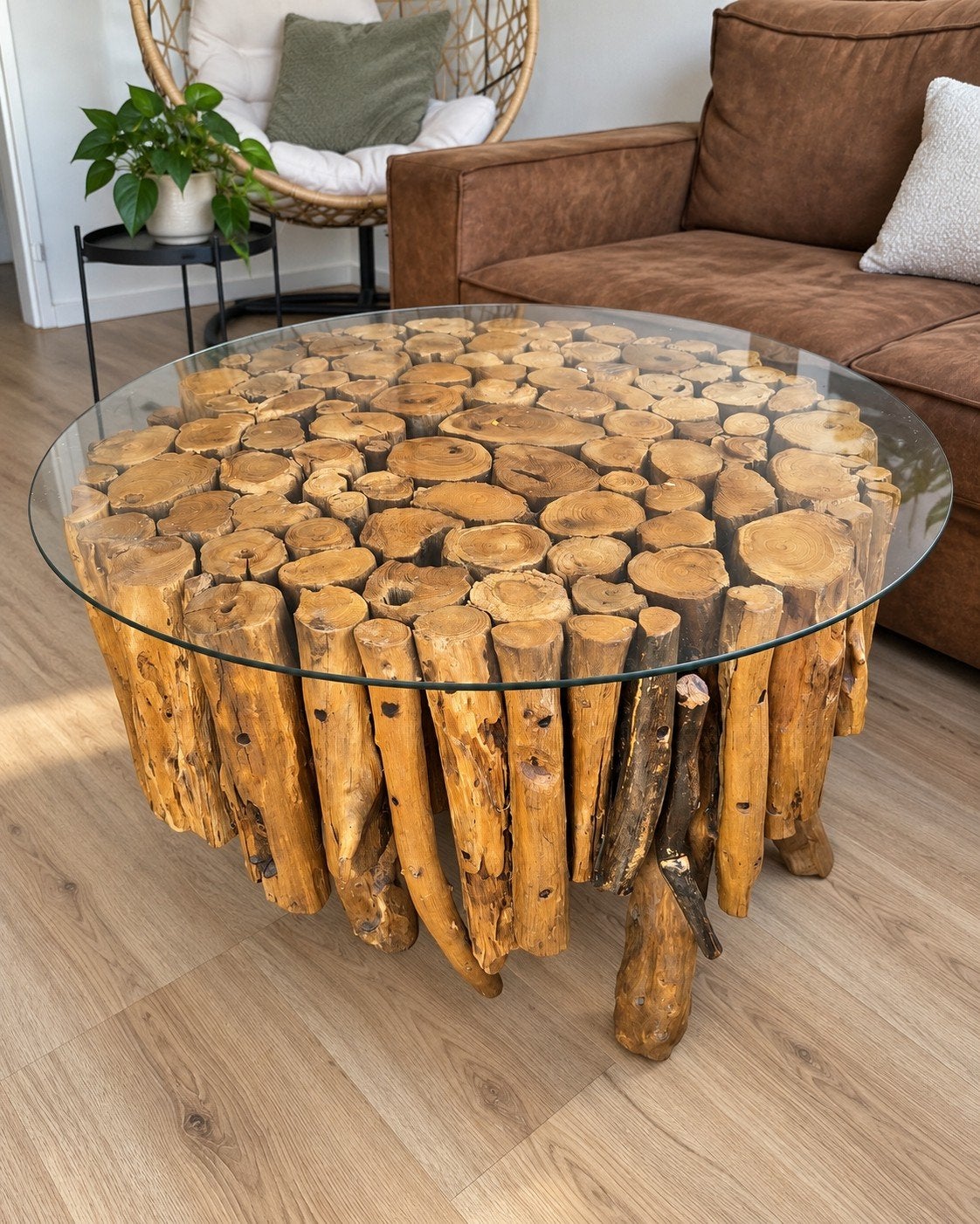 Unieke ronde salontafel van boomstammen met glazen blad, Ophalen, Rond, 100 tot 150 cm, 50 tot 100 cm