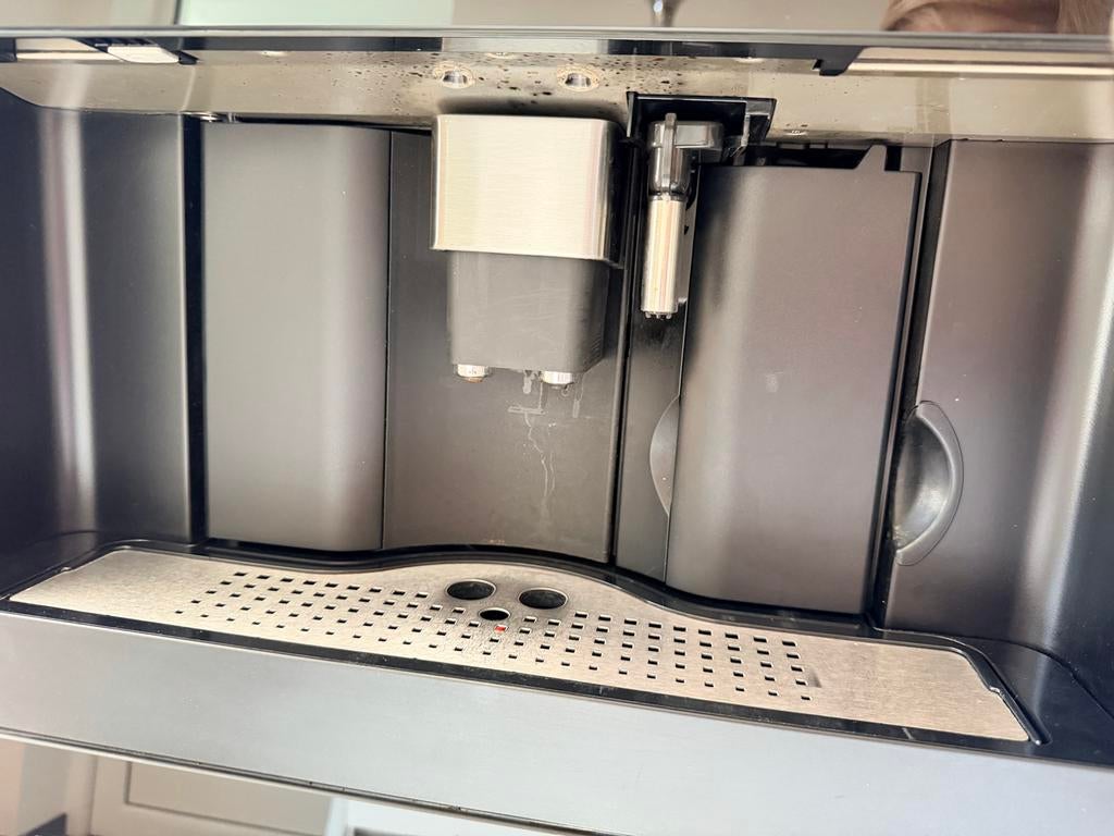 AEG Inbouw Koffiemachine - Perfecte Koffie Ervaring, Witgoed en Apparatuur, Koffiezetapparaten, Ophalen, Afneembaar waterreservoir