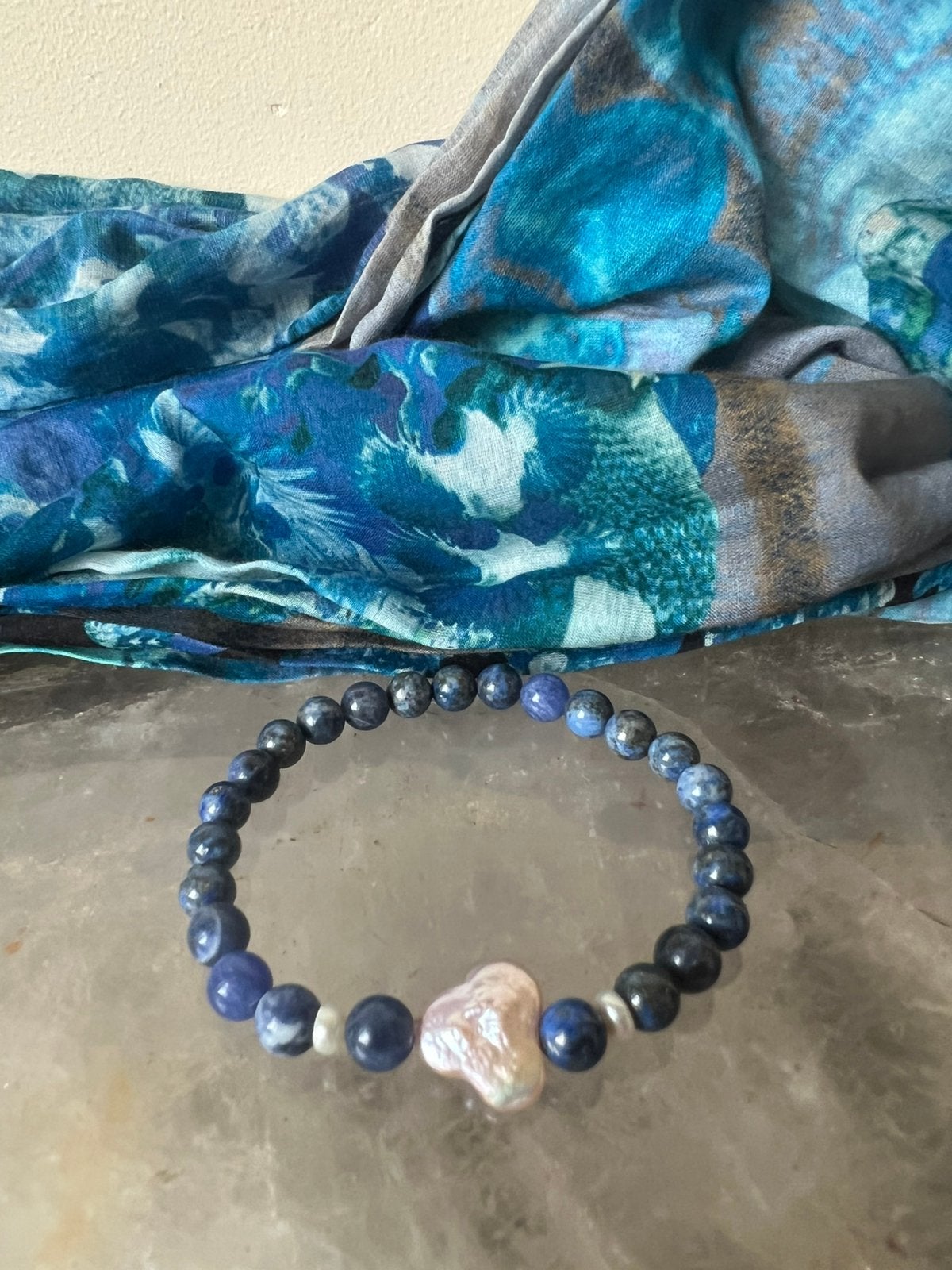Lapis lazuli parel zoetwater beschermt aura intuïtie magie, Met bedels of kralen, Blauw, Nieuw, Ophalen of Verzenden