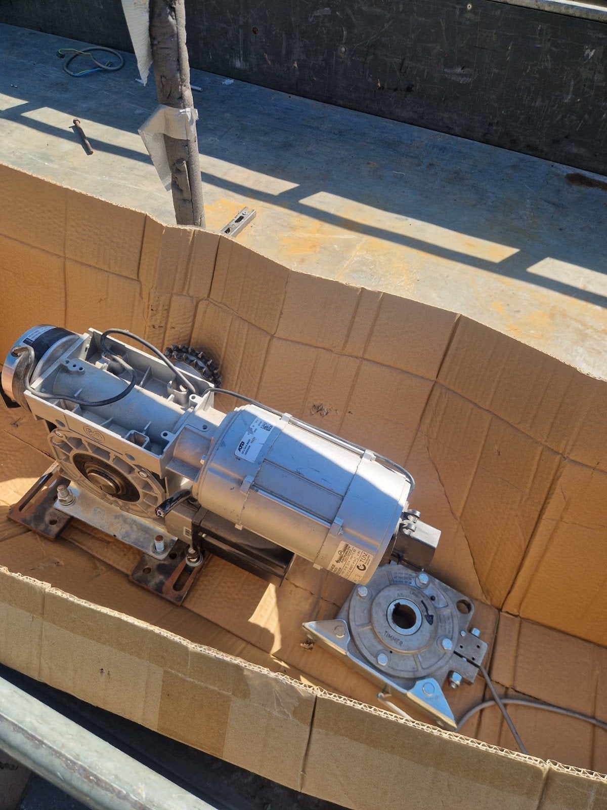 Elektromotor met onbekende werking (KE 40.24-40.00), Doe-het-zelf en Verbouw, Motoren, Ophalen