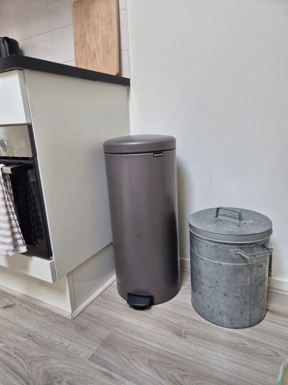 brabantia vuilnisbak, Ophalen, 50 – 75, Gebruikt, Met pedaal