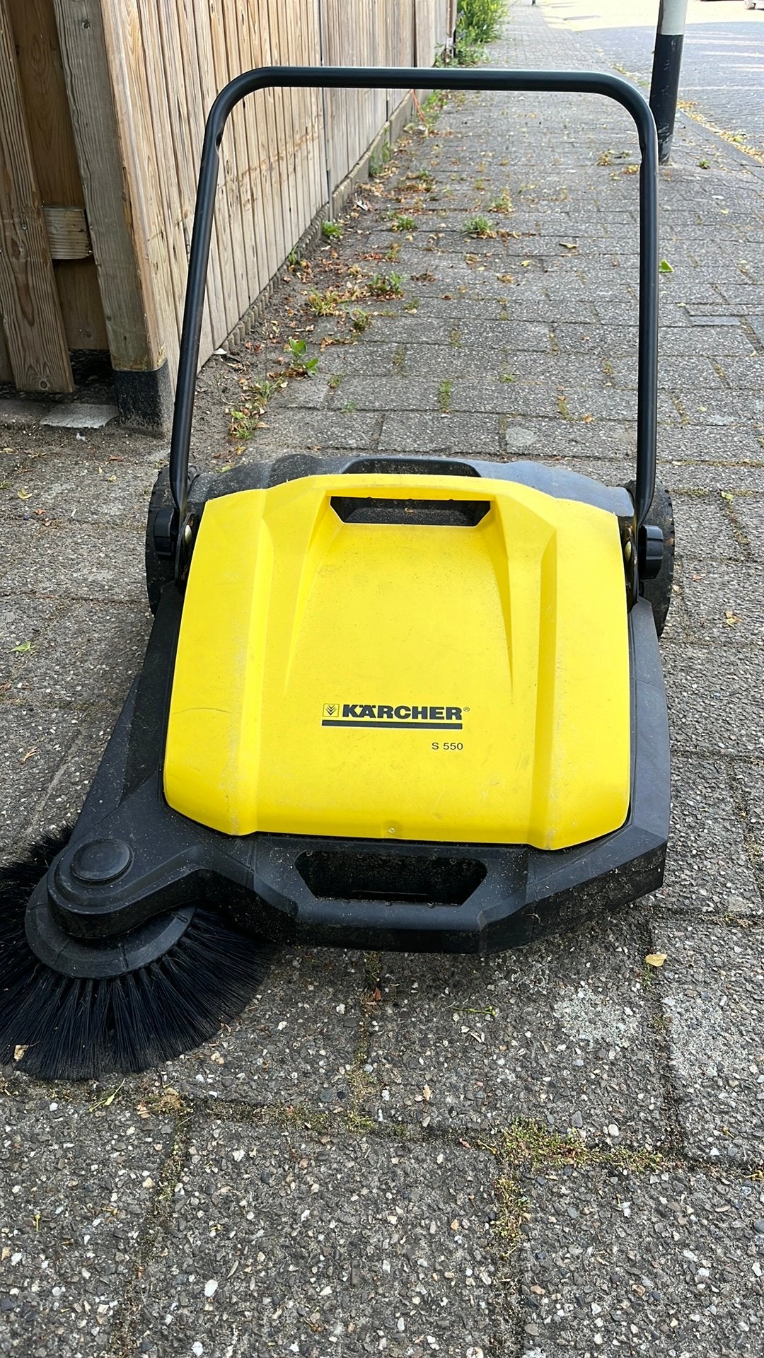 Kärcher S 550 Veegmachine - Handige Hulp voor Schoonmaken, Ophalen of Verzenden, Zo goed als nieuw, Overige typen