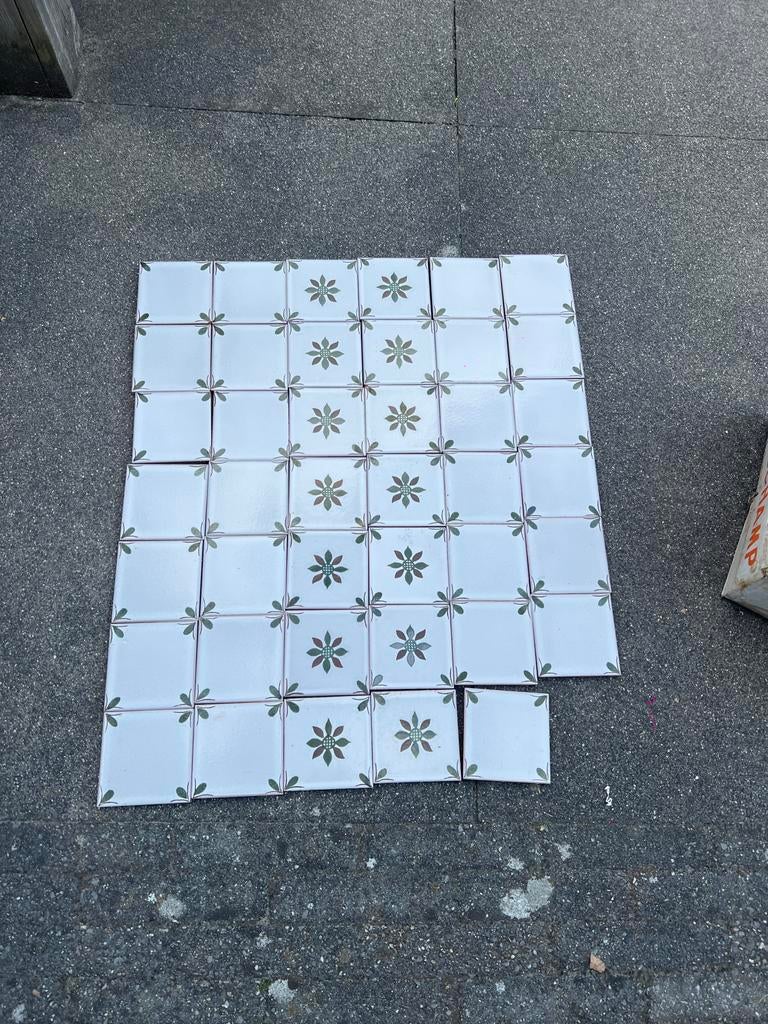 10 bij 10 cm tegels met bloemmotief, Ophalen of Verzenden, Zo goed als nieuw