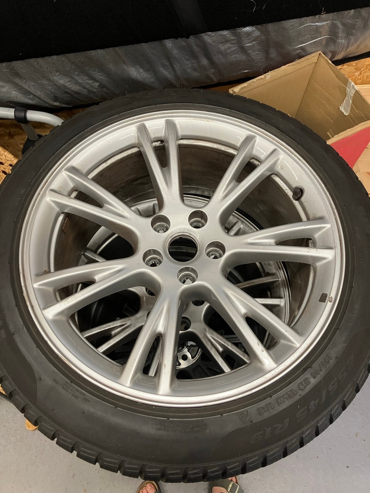 Foto 3 van Winterbanden met velgen voor Tesla Model Y