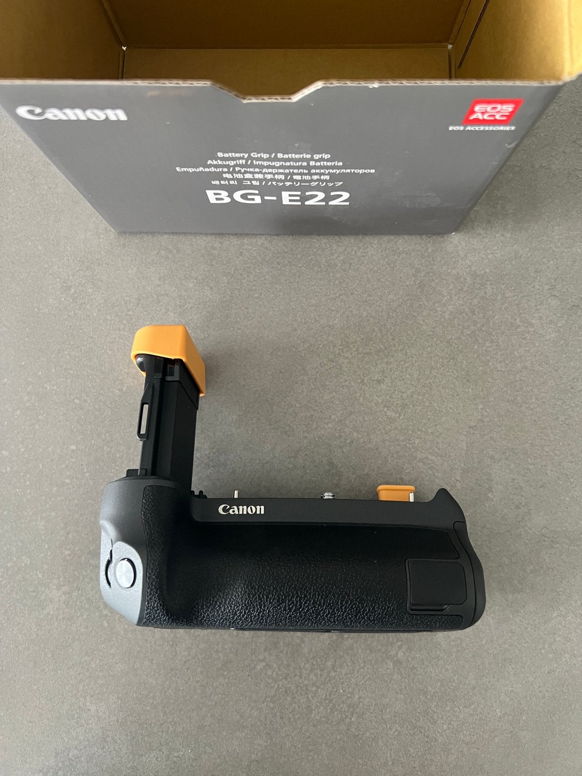 Canon BG-E22 Batterygrip voor EOS R, Audio, Tv en Foto, Fotografie | Accu's en Batterijen, Canon, Ophalen of Verzenden, Geschikt voor twee batterijen