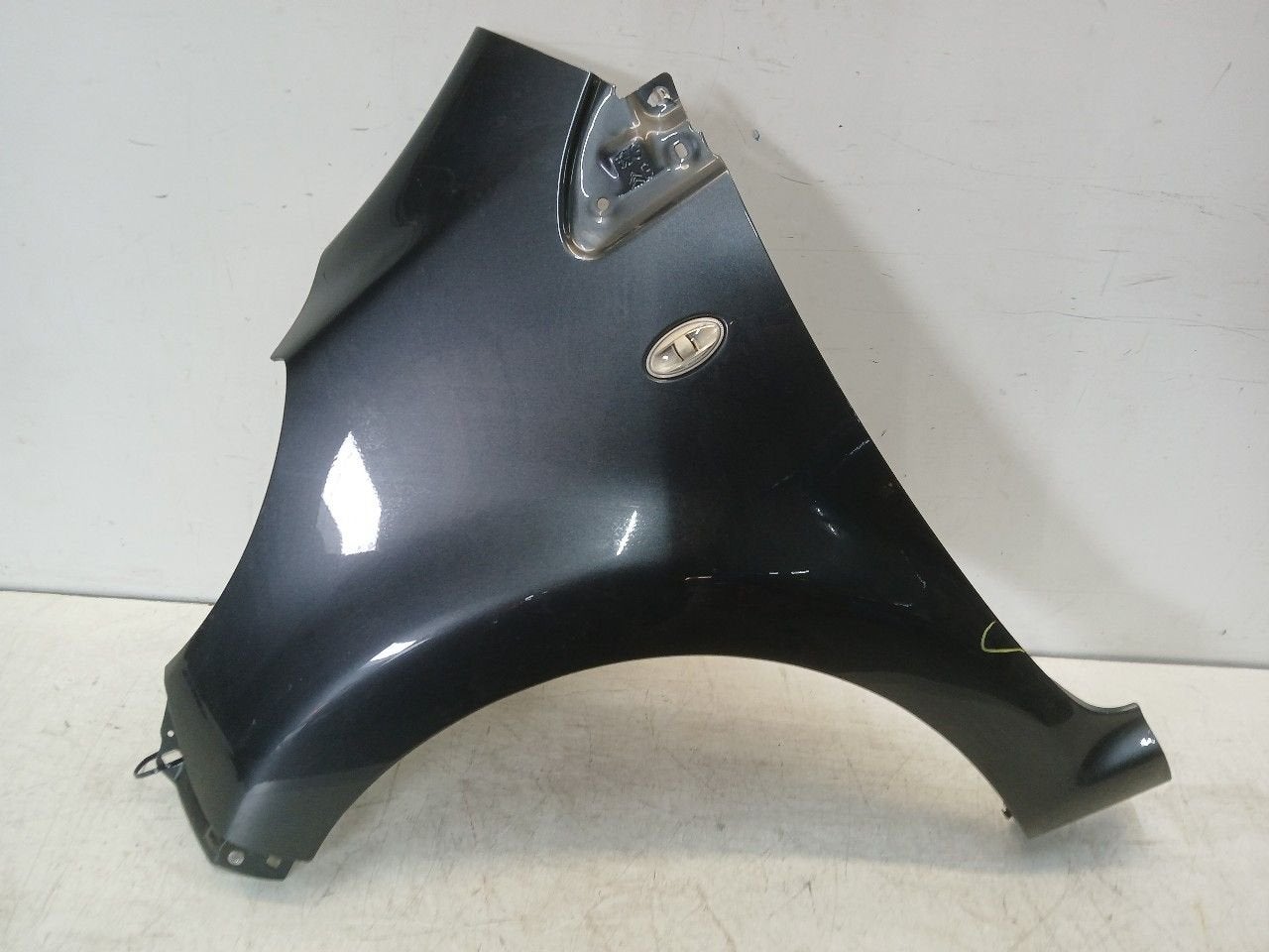 Spatbord links voor Peugeot 107, Auto-onderdelen, Carrosserie en Plaatwerk, Onderdelen@venauto.nl, Van der Ven Autorecycling B.V.