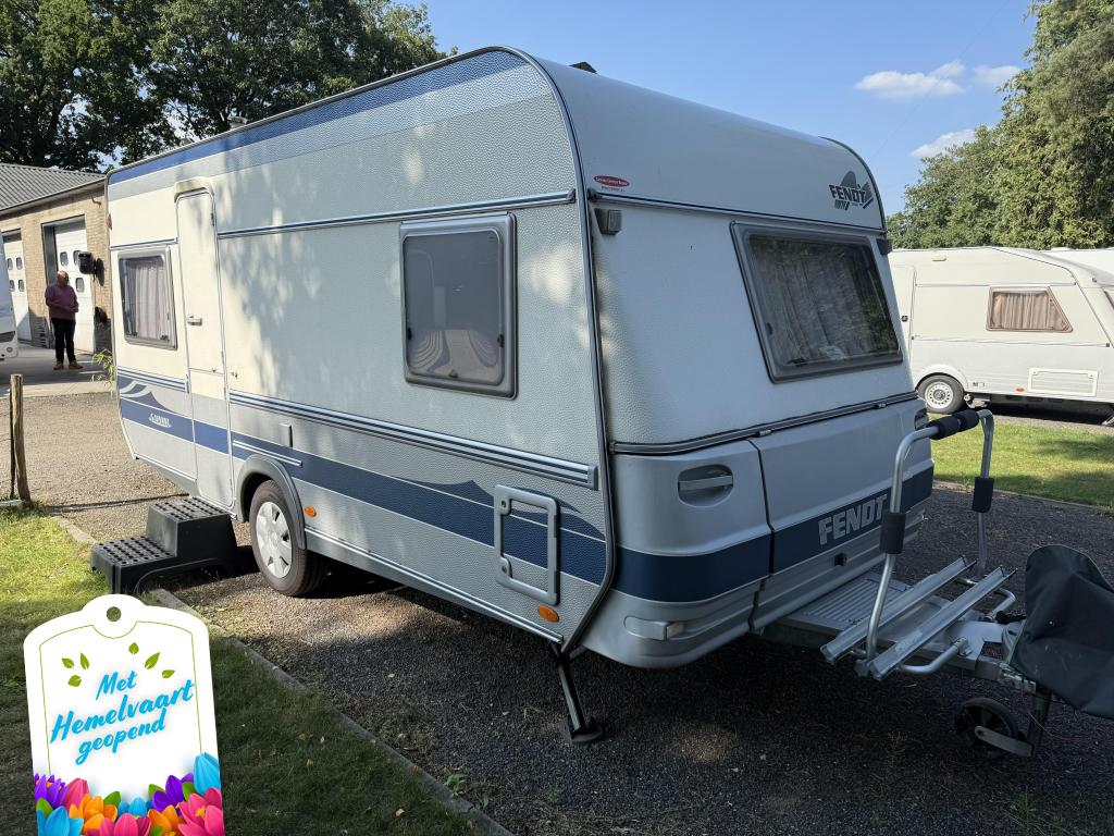 Fendt saphir 470 tfb 2004 incl voortent, luifel, fietsenrek, Caravans en Kamperen, Caravans, Rondzit, Schokbreker, Overige typen