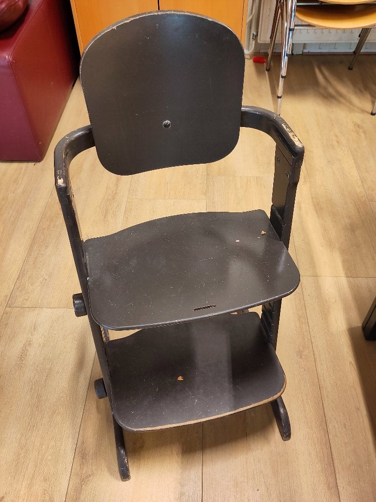 Kinderstoel, hoog, bruin, gratis, Ophalen, Gebruikt, Overige typen