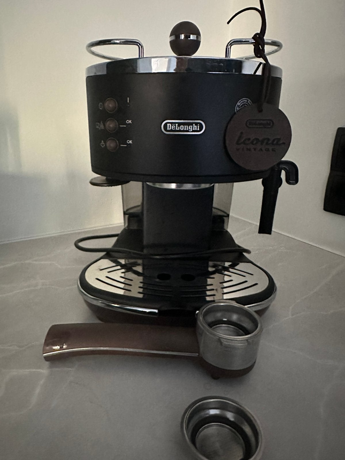 DeLonghi Vintage, Ophalen, Koffiemachine, Zo goed als nieuw, Afneembaar waterreservoir