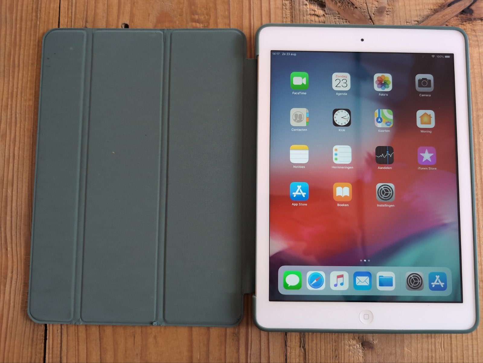 Apple iPad Air 16GB Wi-Fi - Zo goed als nieuw, Apple iPad Air, Zo goed als nieuw, 16 GB, Wi-Fi en Mobiel internet