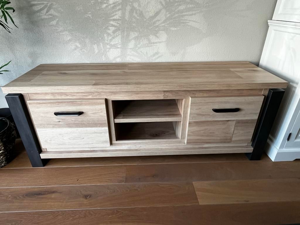 Modern TV-meubel met opbergruimte - Eikenlook, Ophalen, 150 tot 200 cm, Zo goed als nieuw, Minder dan 100 cm
