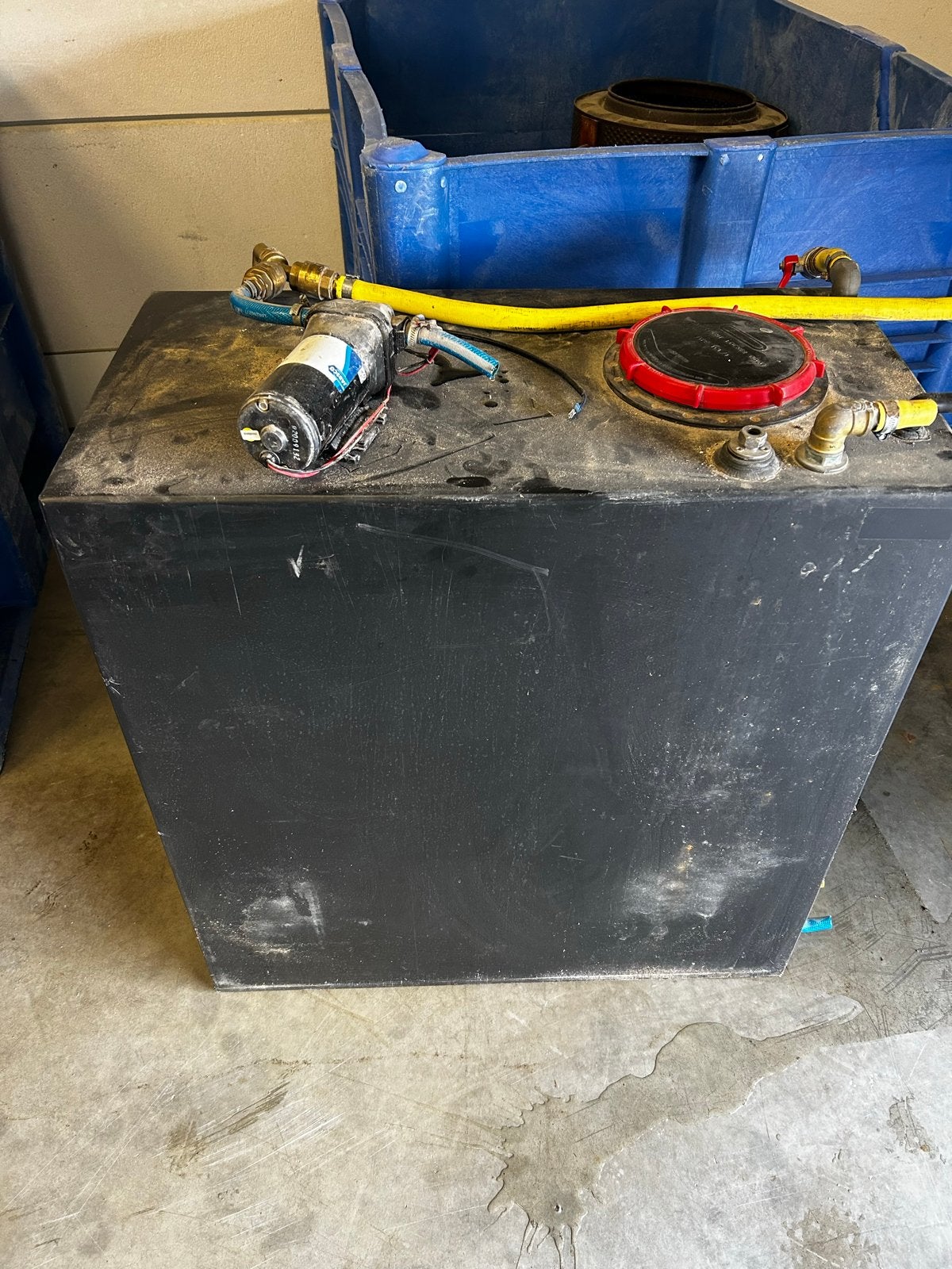 Watertank met Jabsco pomp - 352 liter, Ophalen of Verzenden, Gebruikt, Kombuis en Sanitair