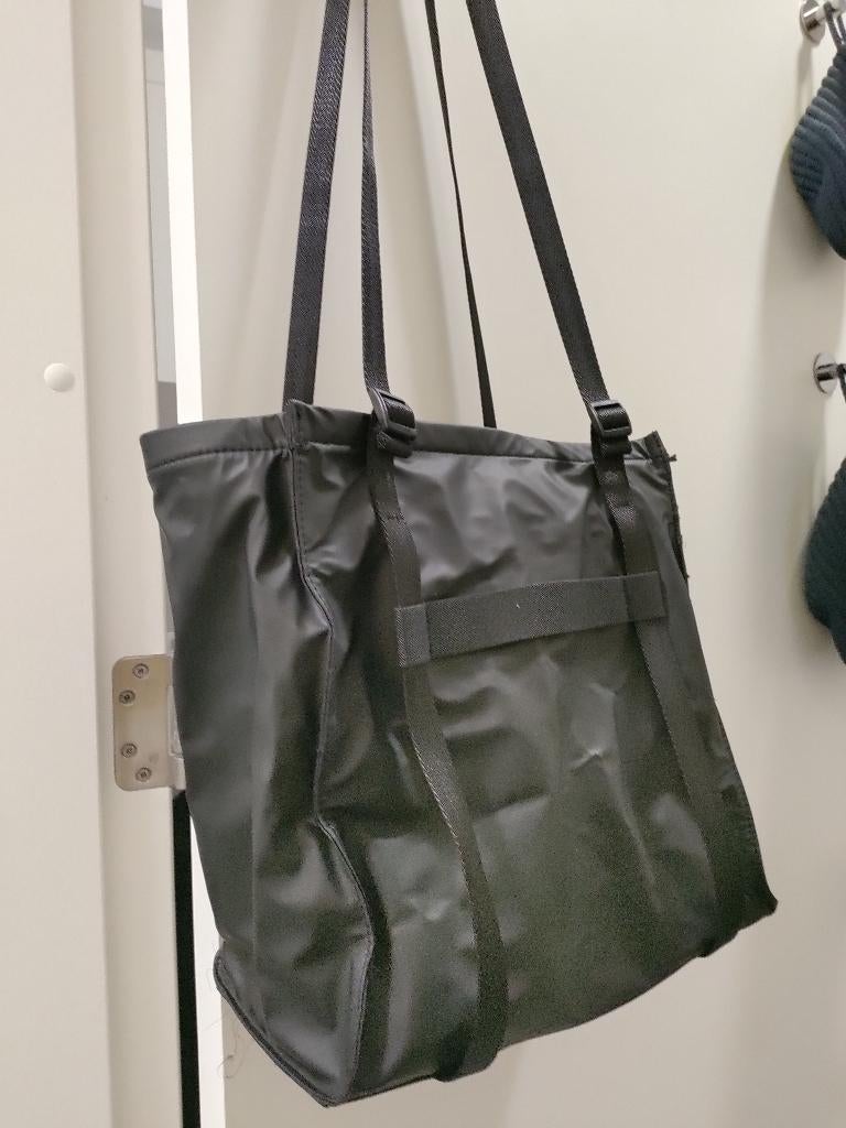 Bag Zara new black rubber material, Ophalen of Verzenden, Nieuw, Zwart, Schoudertasje
