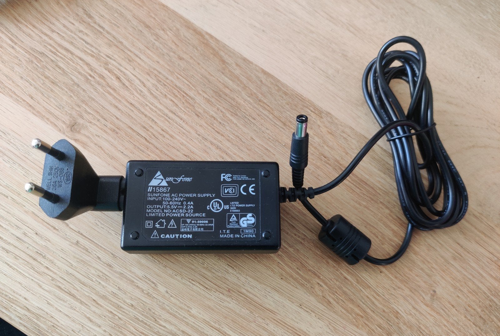 AC Power Supply - 5V / 2.2A, Ophalen of Verzenden
