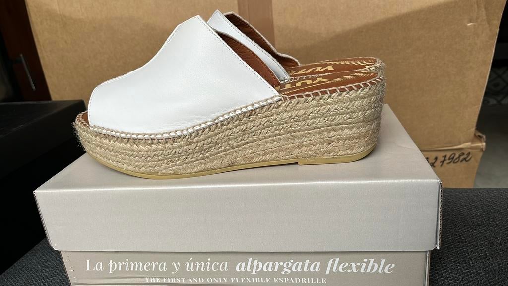 Viguera espadrilles wit leer maat 40 nieuw, Wit, Nieuw, Ophalen of Verzenden, Espadrilles of Moccasins