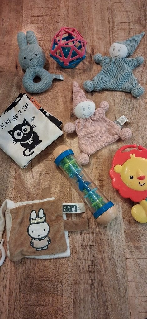 Partij babyspeelgoed Nijntje knuffeldoekjes rammelaars, Ophalen of Verzenden, Gebruikt, Overige typen, Met geluid